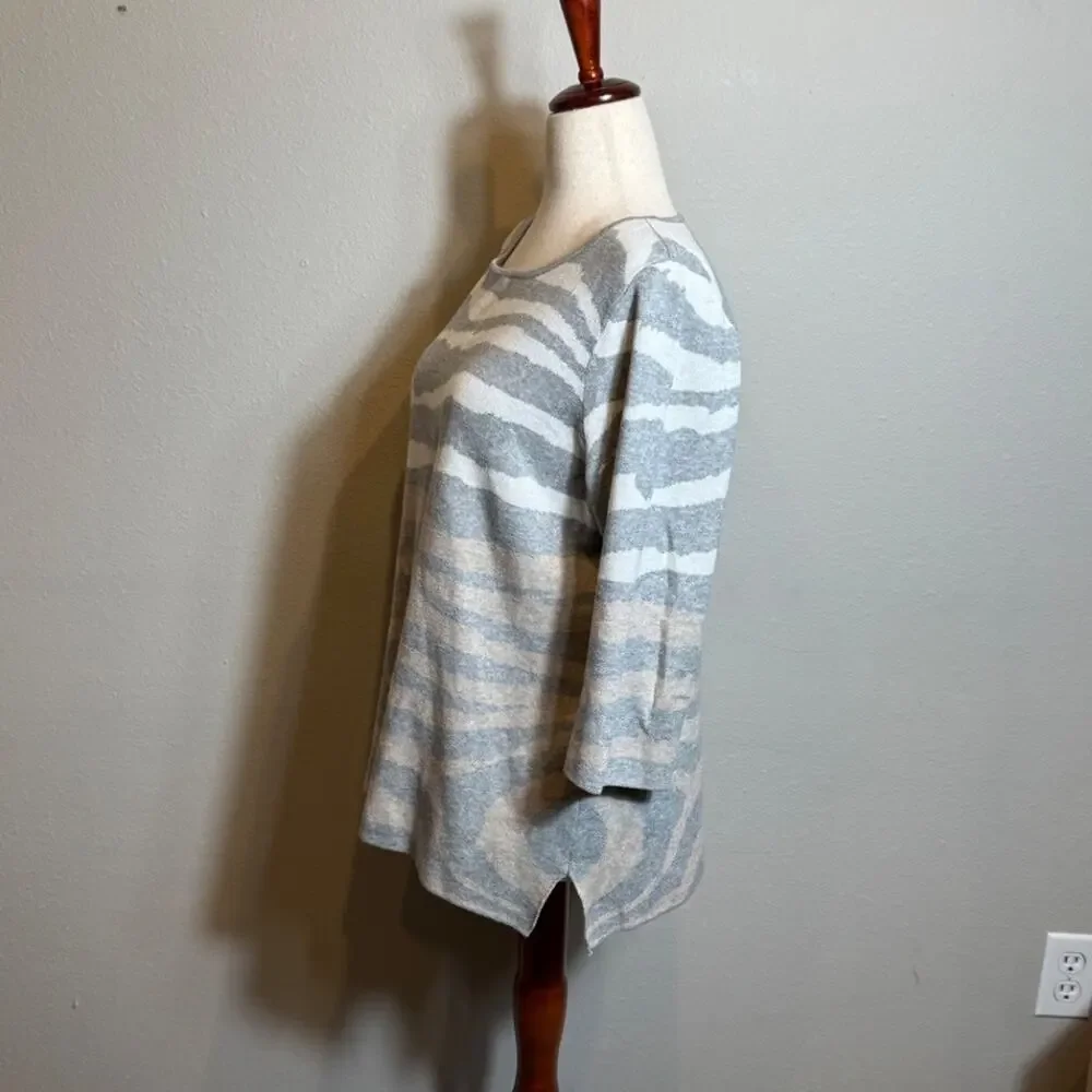 Chico's sweater gray tan cream white zebra print 3/4 sleeve pull on Sz 2 US L